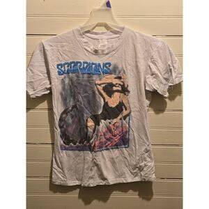 Scorpions T-Shirt Mens M Savage Amusement Tour Graphic White Vintage Band Tee